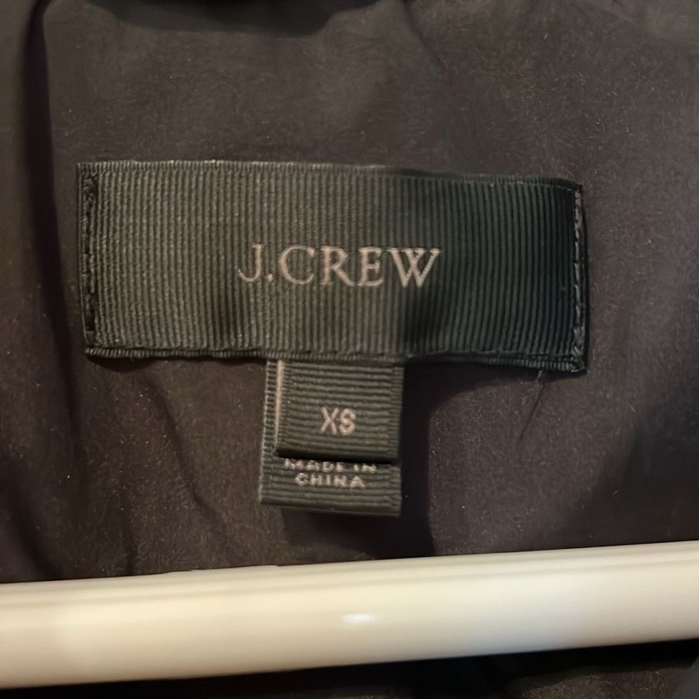 J crew women’s puffer vest - Picture 2 of 4
